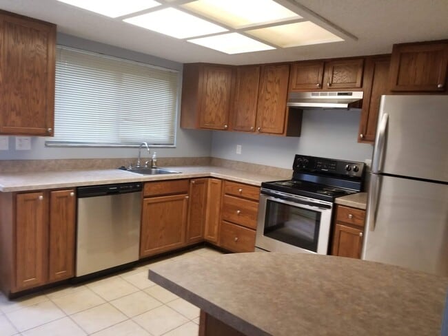 Foto del edificio - Two-Bedroom Townhome Across from Country Park