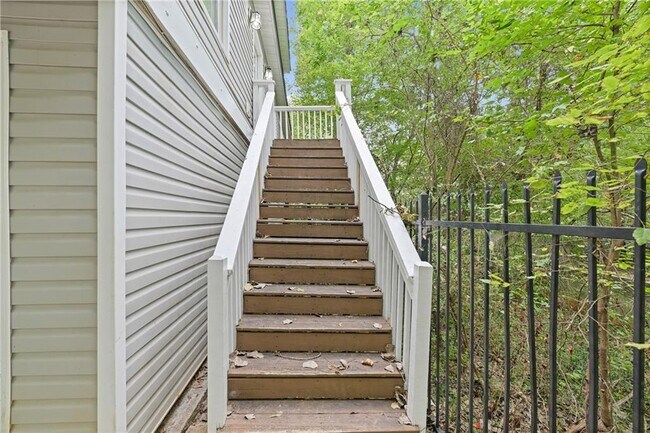 Foto del edificio - 1131 Hawthorne St NE