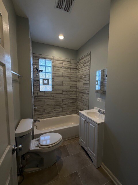 Foto del edificio - 3026 E 80th St