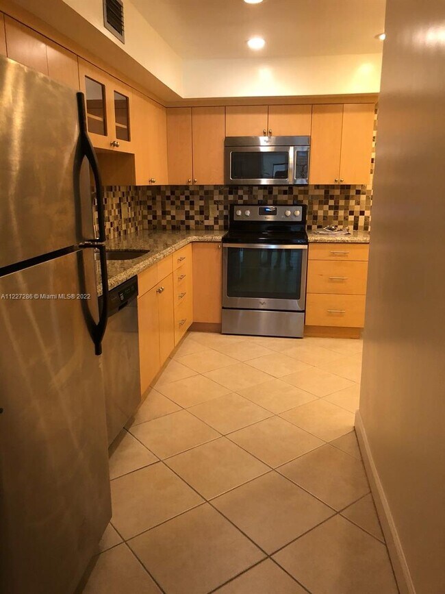 Foto del edificio - 4000 N Hills Dr