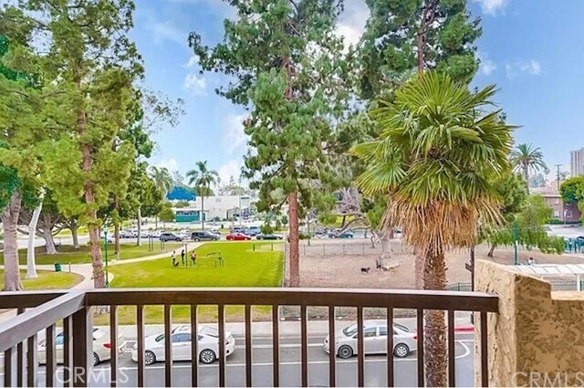 Foto del edificio - 2015 E Broadway