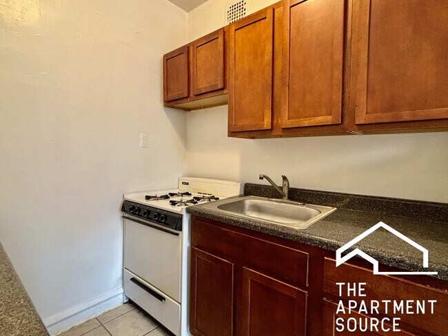 Building Photo - 4829 N Damen Ave