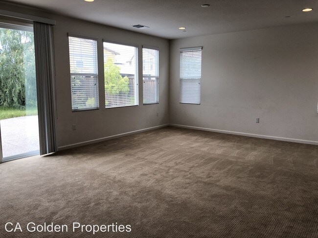 Building Photo - 5 br, 3 bath House - 4701 Haig Ct.