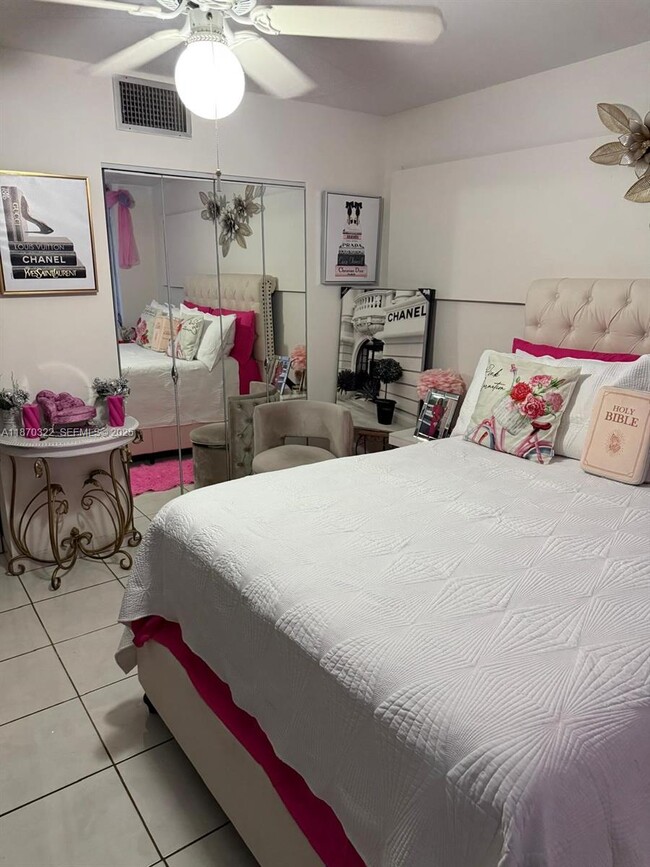 Building Photo - 1710 NE 191st St