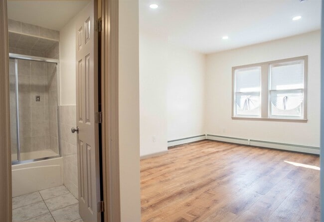 Building Photo - 428 69th St