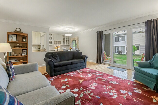 Foto del edificio - 53 Lawson Ln