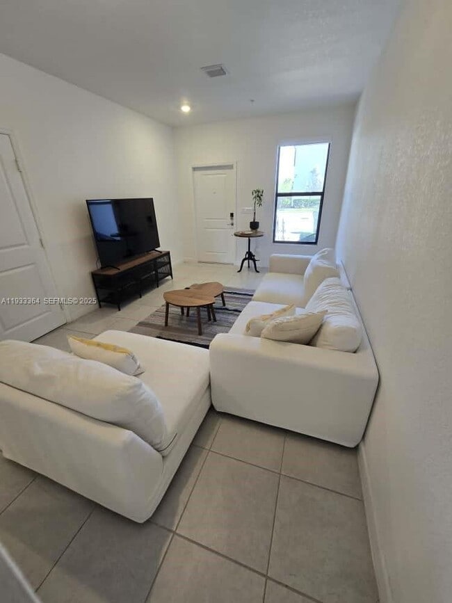 Building Photo - 200 SW 159th Way