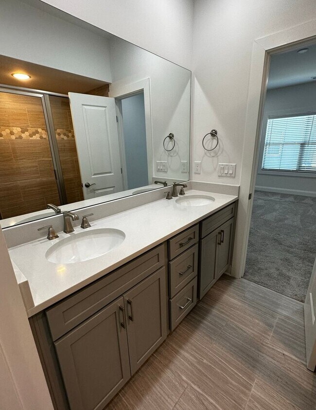 Building Photo - Luxury Town Home - Williamson County
