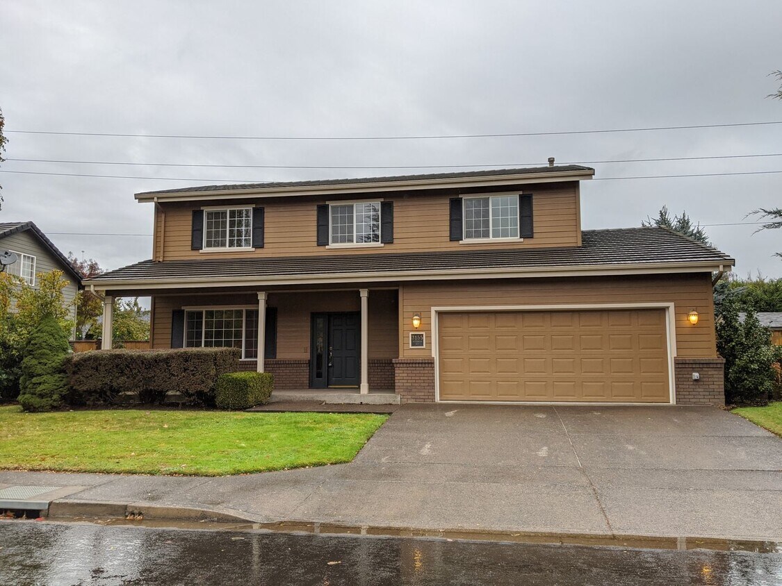 Foto principal - Beautiful 4-Bedroom, 2.5-Bath Home With 22...