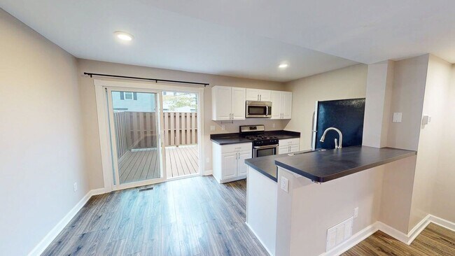 Foto del edificio - 5078 Stoneybrook Blvd