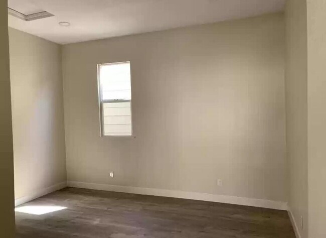 Living Room - 678 19th St