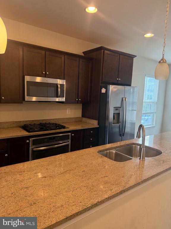 Foto del edificio - 12500 Rustic Rock Ln