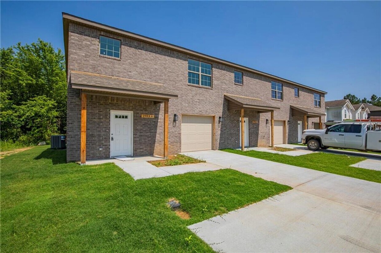 1903 Azlin Pl, Siloam Springs, AR 72761 House Rental in Siloam