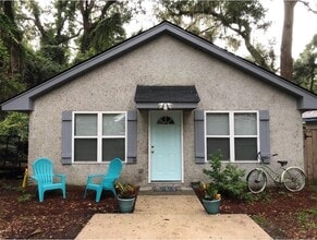 Building Photo - 323 Palm St