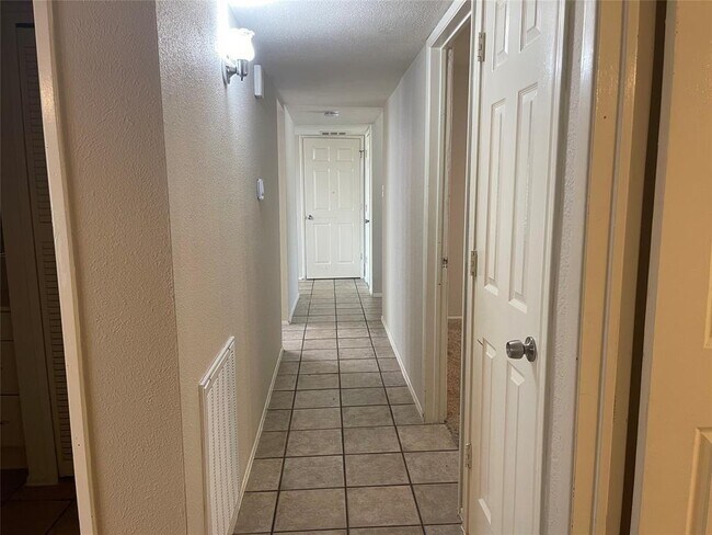 Foto del edificio - 630 Valley View Dr