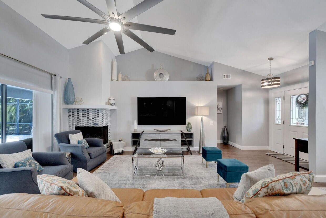Foto principal - 1331 Normandy Cir N