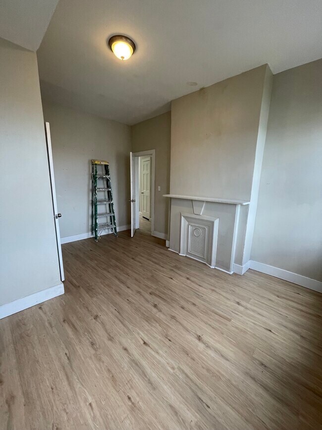 Building Photo - 216 Claremont Ave