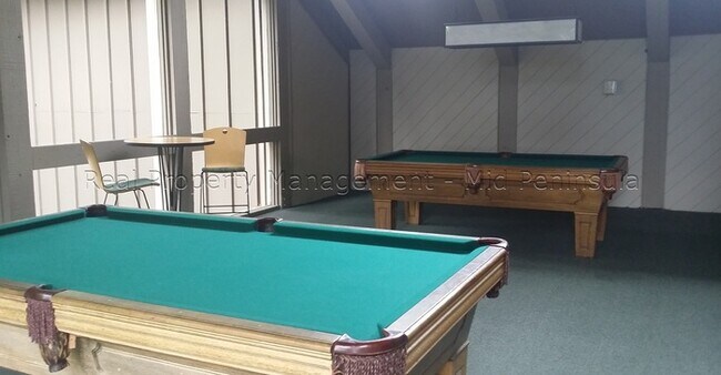 Foto del edificio - 381 Half Moon Ln