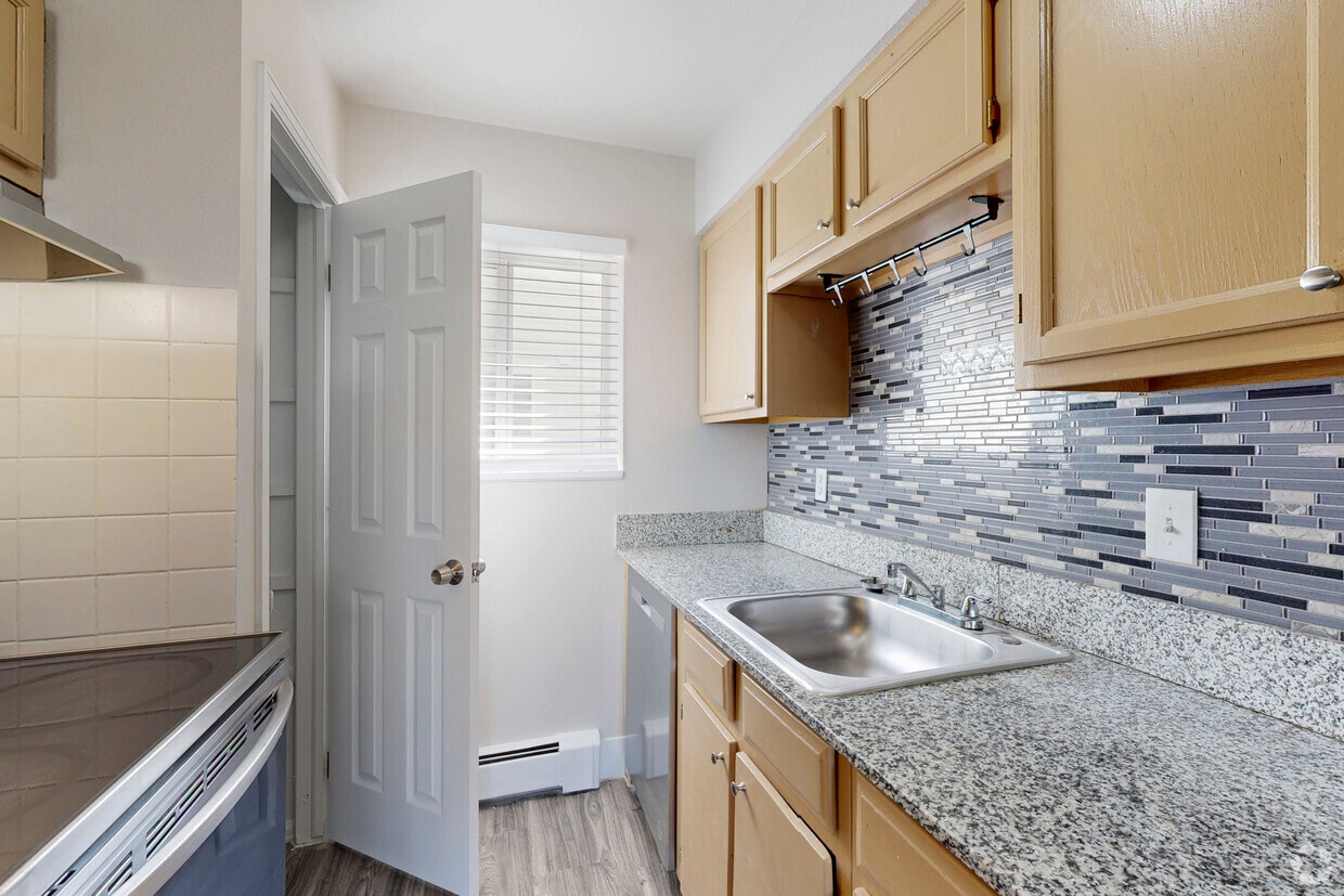 Primary Photo - Sunlight Townhomes