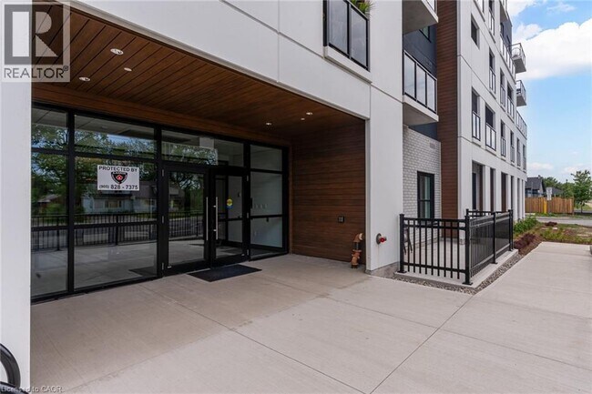 Photo du bâtiment - 1936 Rymal Rd E