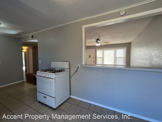 Building Photo - 3 br, 1 bath House - 6807 East Haskell Street