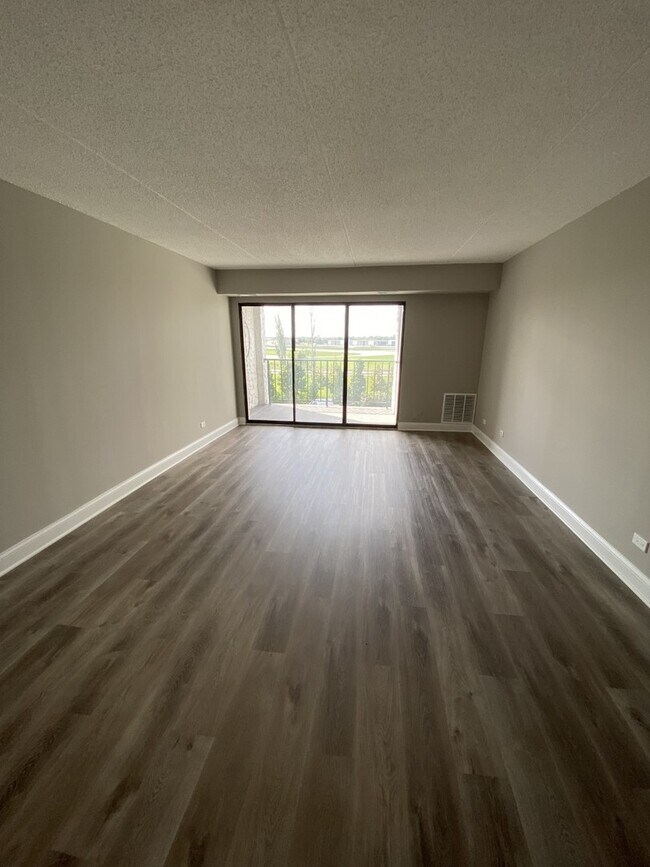 Building Photo - 375 Plum Creek Dr