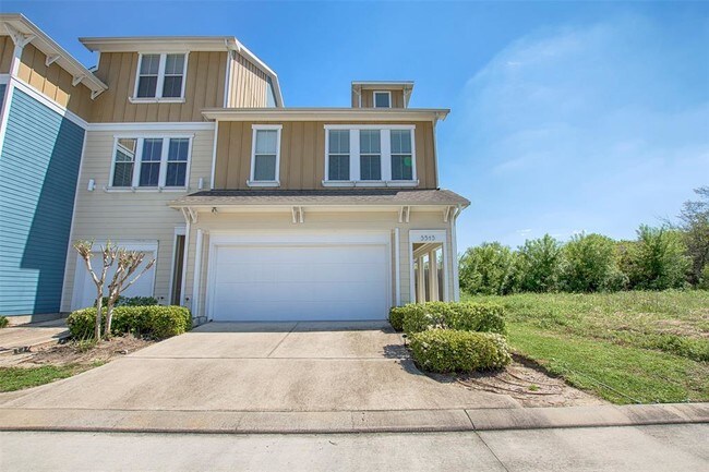 Building Photo - 3513 Topango Dr