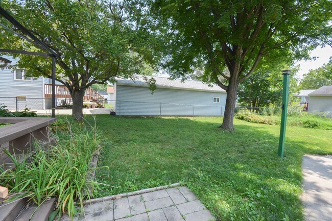 Building Photo - 4 Bed, 2 Bath Home for Rent – Great Locati...
