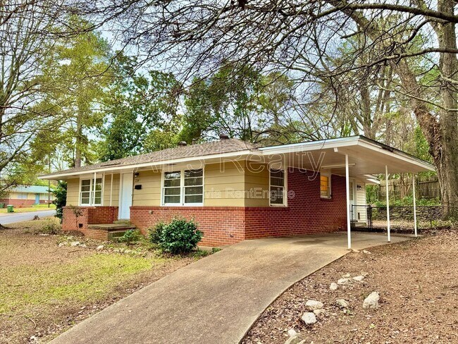 Building Photo - 3346 Vermont Dr