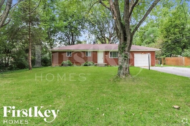Building Photo - 5844 Sylvan Dr