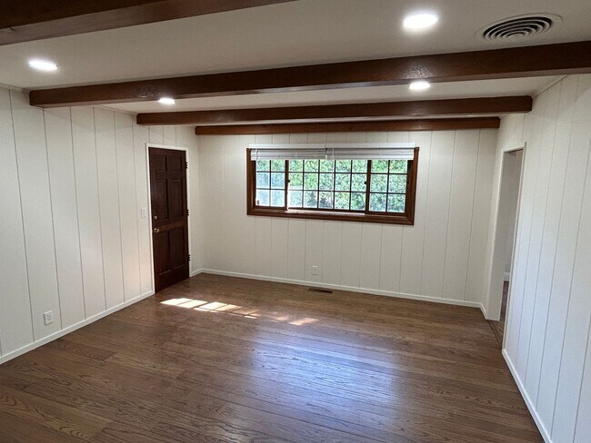 Foto del edificio - Charming Single-Story 3 bd Home in Coveted South Los Altos - OPEN HOUSE: Sunday, April 19 from 10...