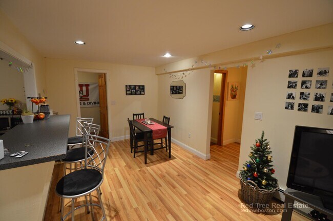 Photo - 94 Pleasant St Apartment