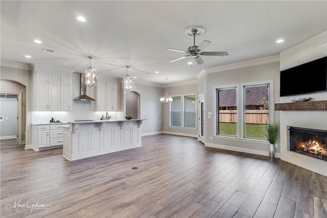 Building Photo - Gorgeous 5 Year Old 3 Bedroom Home