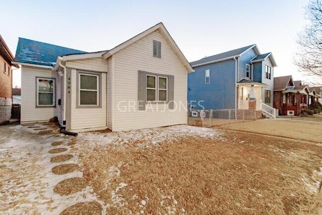 Building Photo - 4984 Quincy St
