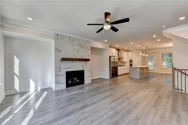 Foto del edificio - 3159 Clairebrooke Ave