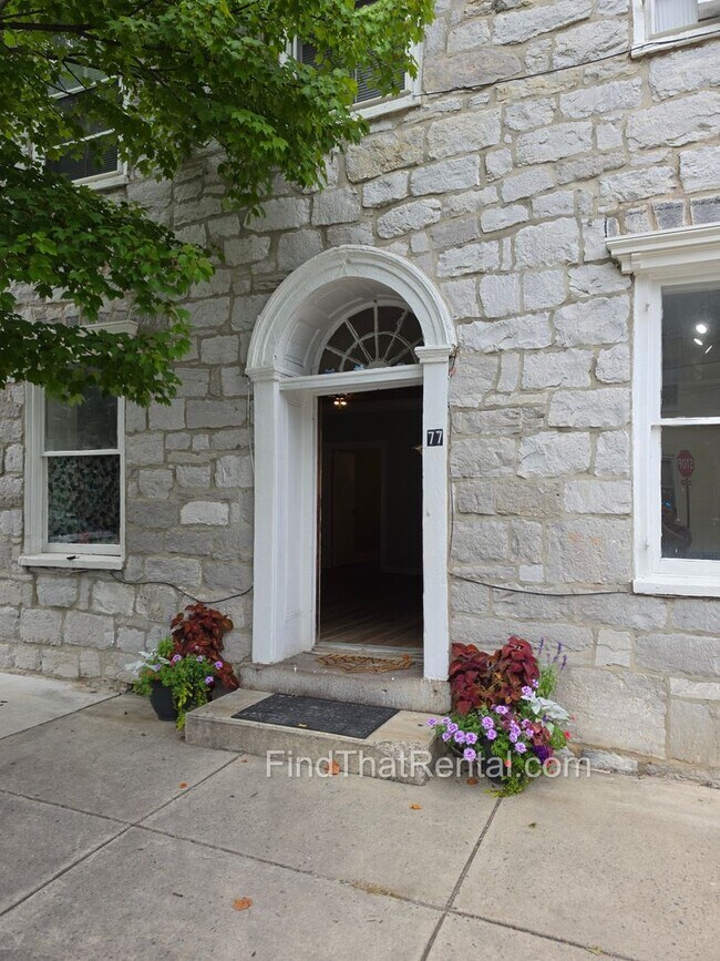 Building Photo - 102 N Bedford St