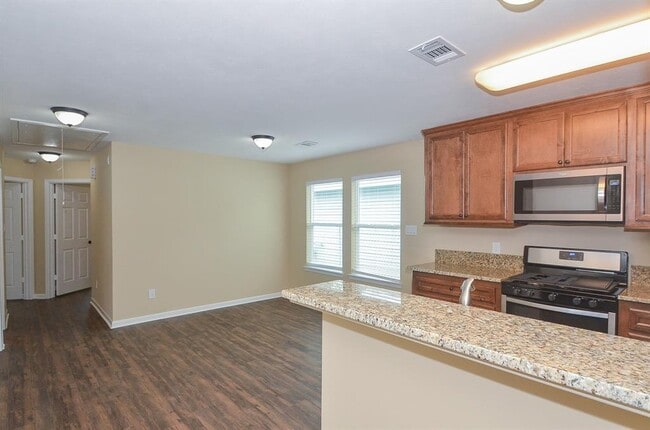Building Photo - 5807 Cebra St
