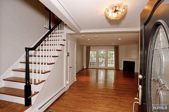 Building Photo - 46 Knoll Rd