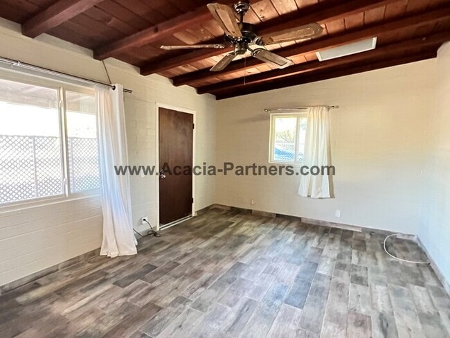 Building Photo - Centrall Located Two Bedroom Home