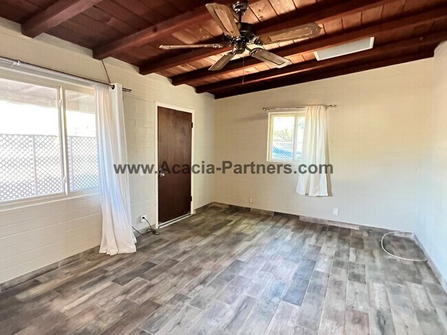 Foto del edificio - Centrall Located Two Bedroom Home