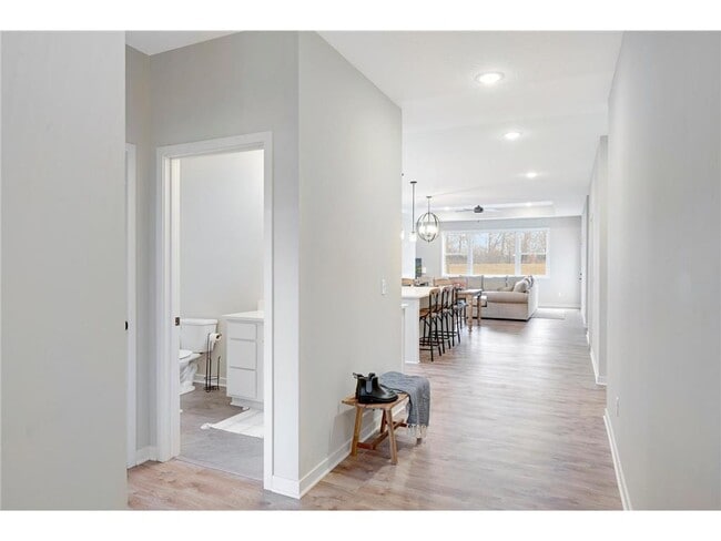 Foto del edificio - 1467 Creekwood Dr