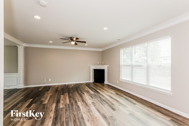 Building Photo - 5511 Fenway Dr