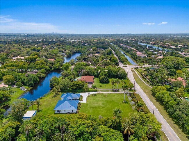 Foto del edificio - 2400 SW 112th Ave
