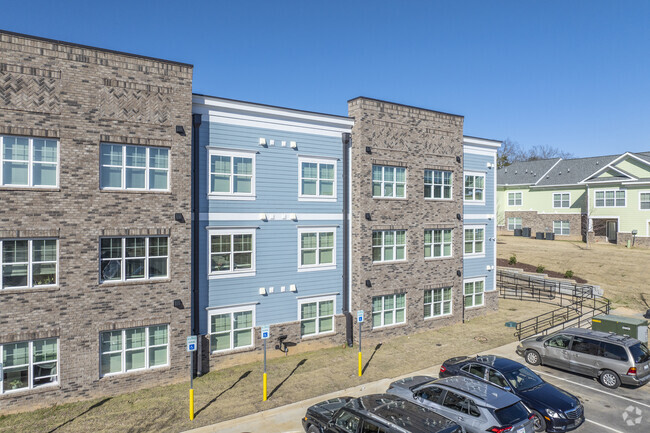 Building Photo - Oaks Terrace Senior Housing