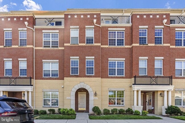 Building Photo - 42563 Highgate Terrace