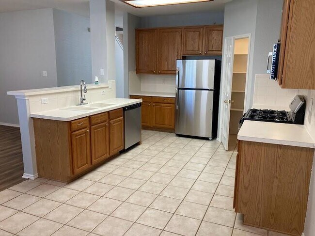 Building Photo - 1101 Willowridge Cir