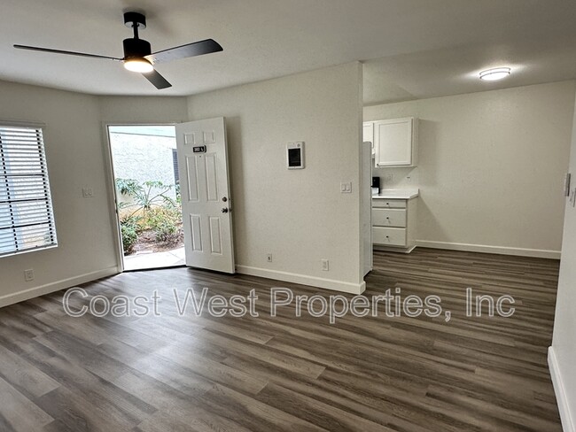 Building Photo - 382 Acacia Ave