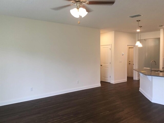 Foto del edificio - 3135 Creek Village Ln