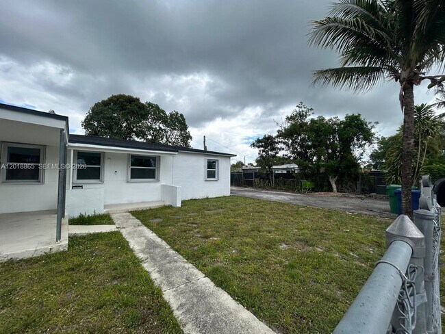 Foto del edificio - 1835 NW 122nd St