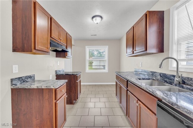 Building Photo - 12714 Bennington Ave